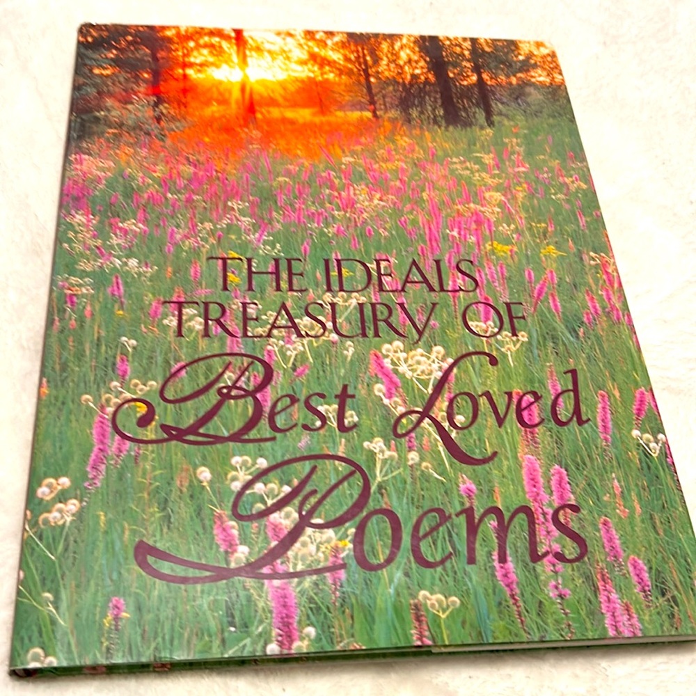 📚BOOK SALE 5 for $20📚 A Treasury of Best Loved Poems by Patricia A. Pingey 1997